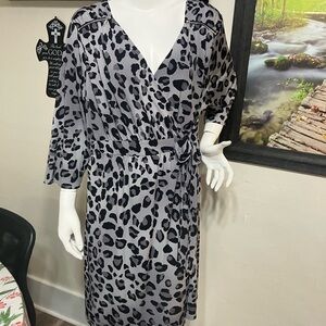 Fun and fabulous Lane Bryant grey leopard print wrap dress 18/20